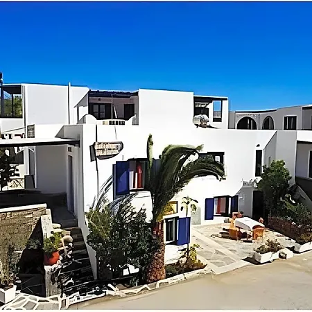 Ξενοδοχείο Holidays In Paros